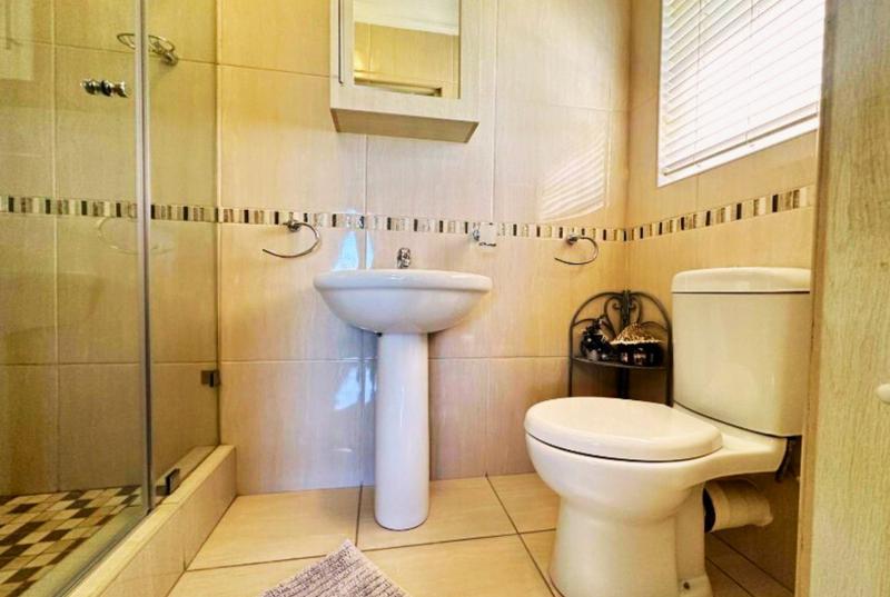 4 Bedroom Property for Sale in Monte Christo Western Cape